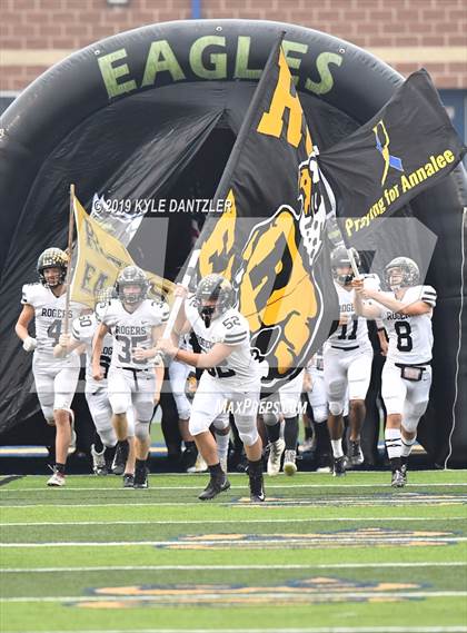 Thumbnail 1 in Rogers vs. Gunter (UIL 3A Division 2 Region 2 Semifinal) photogallery.