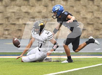 Thumbnail 1 in Rogers vs. Gunter (UIL 3A Division 2 Region 2 Semifinal) photogallery.