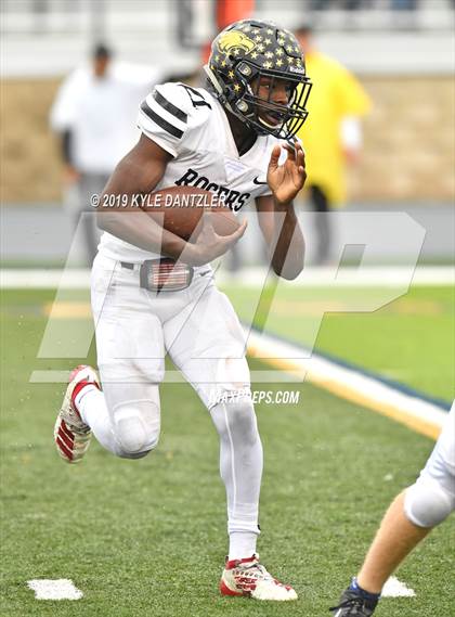 Thumbnail 1 in Rogers vs. Gunter (UIL 3A Division 2 Region 2 Semifinal) photogallery.