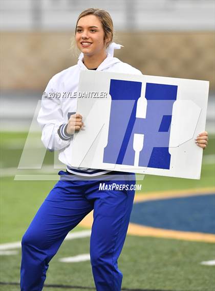 Thumbnail 3 in Rogers vs. Gunter (UIL 3A Division 2 Region 2 Semifinal) photogallery.
