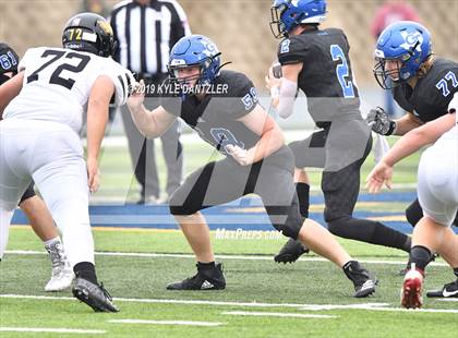 Thumbnail 1 in Rogers vs. Gunter (UIL 3A Division 2 Region 2 Semifinal) photogallery.