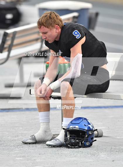 Thumbnail 2 in Rogers vs. Gunter (UIL 3A Division 2 Region 2 Semifinal) photogallery.