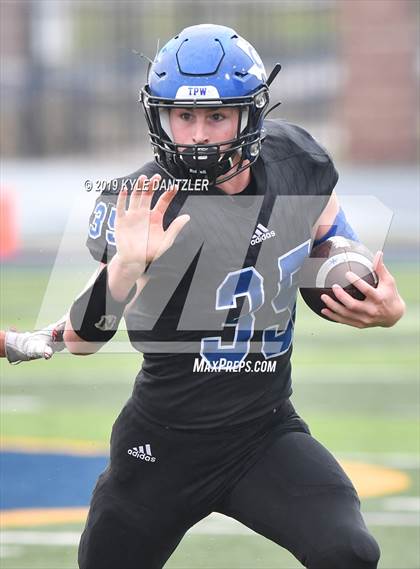 Thumbnail 1 in Rogers vs. Gunter (UIL 3A Division 2 Region 2 Semifinal) photogallery.