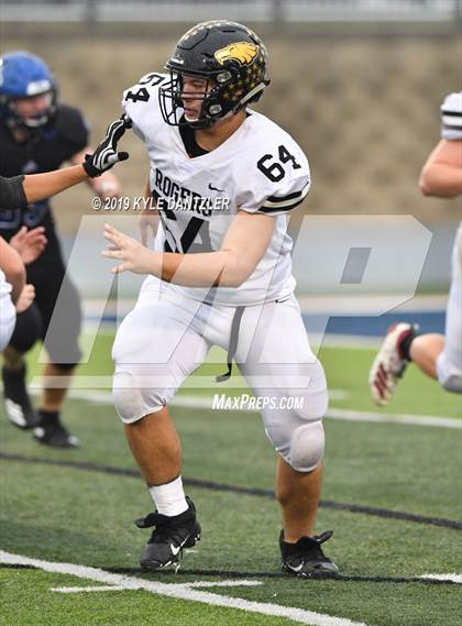 Thumbnail 3 in Rogers vs. Gunter (UIL 3A Division 2 Region 2 Semifinal) photogallery.
