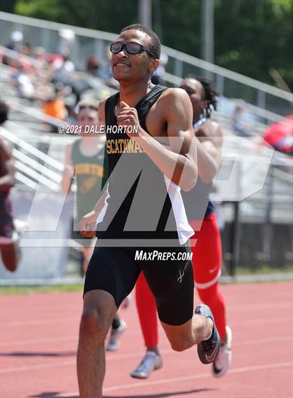 Thumbnail 1 in NJSIAA Track and Field Sectionals North 2 (Groups 1 and 4 - Boys) photogallery.