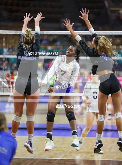 Thumbnail 2 in Rampart vs. Grandview (CHSAA 5A 2nd Round) photogallery.