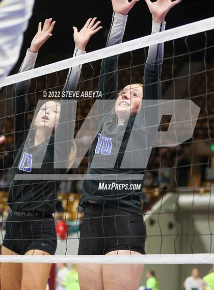 Thumbnail 3 in Rampart vs. Grandview (CHSAA 5A 2nd Round) photogallery.