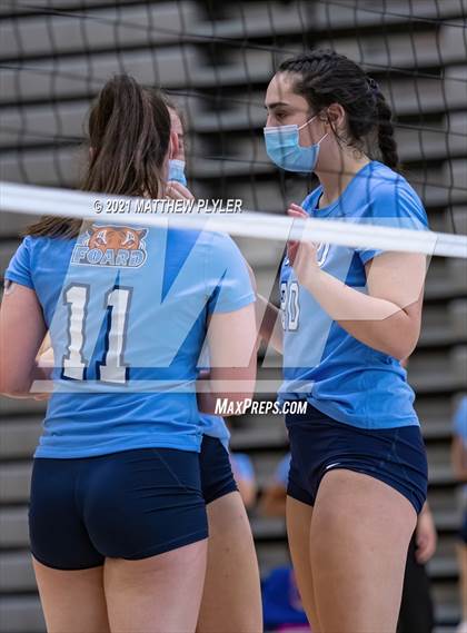 Thumbnail 3 in McMichael vs Foard (NCHSAA 2A Final) (1 of 2 - the game) photogallery.