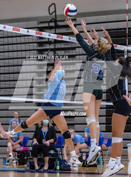 Thumbnail 3 in McMichael vs Foard (NCHSAA 2A Final) (1 of 2 - the game) photogallery.