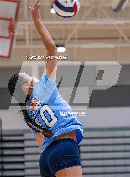 Thumbnail 3 in McMichael vs Foard (NCHSAA 2A Final) (1 of 2 - the game) photogallery.