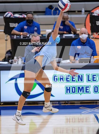 Thumbnail 1 in McMichael vs Foard (NCHSAA 2A Final) (1 of 2 - the game) photogallery.