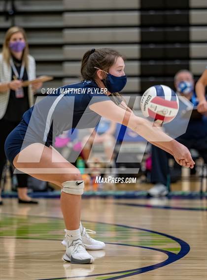 Thumbnail 1 in McMichael vs Foard (NCHSAA 2A Final) (1 of 2 - the game) photogallery.