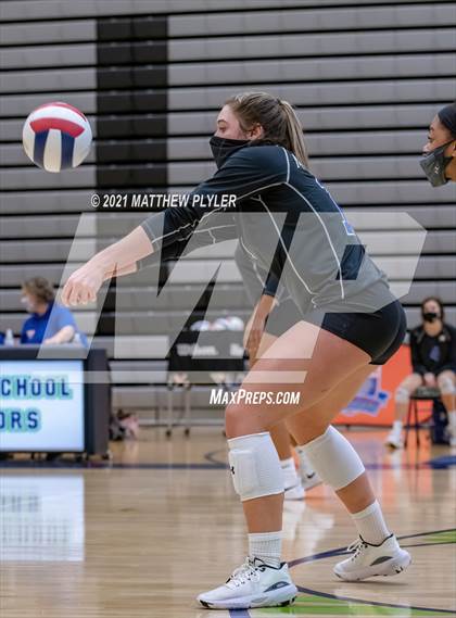 Thumbnail 1 in McMichael vs Foard (NCHSAA 2A Final) (1 of 2 - the game) photogallery.