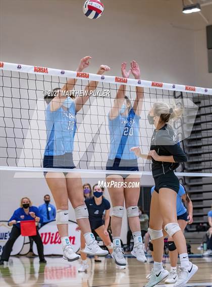 Thumbnail 1 in McMichael vs Foard (NCHSAA 2A Final) (1 of 2 - the game) photogallery.
