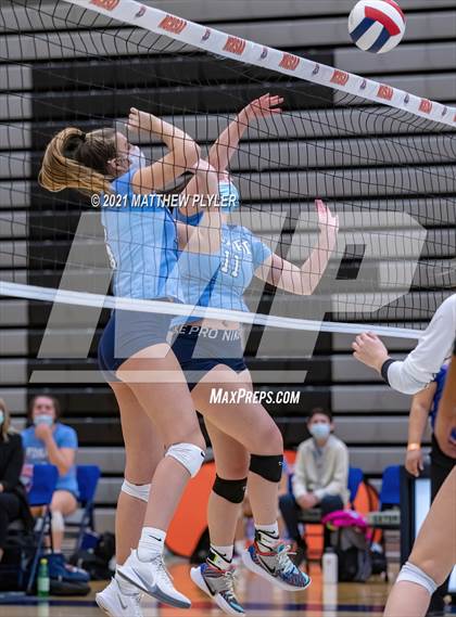 Thumbnail 3 in McMichael vs Foard (NCHSAA 2A Final) (1 of 2 - the game) photogallery.