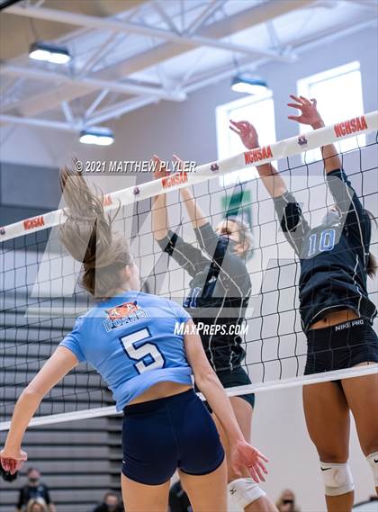 Thumbnail 2 in McMichael vs Foard (NCHSAA 2A Final) (1 of 2 - the game) photogallery.