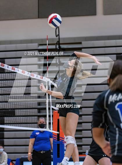 Thumbnail 3 in McMichael vs Foard (NCHSAA 2A Final) (1 of 2 - the game) photogallery.