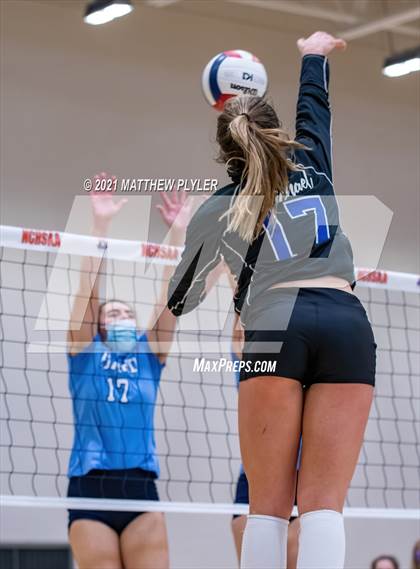 Thumbnail 3 in McMichael vs Foard (NCHSAA 2A Final) (1 of 2 - the game) photogallery.