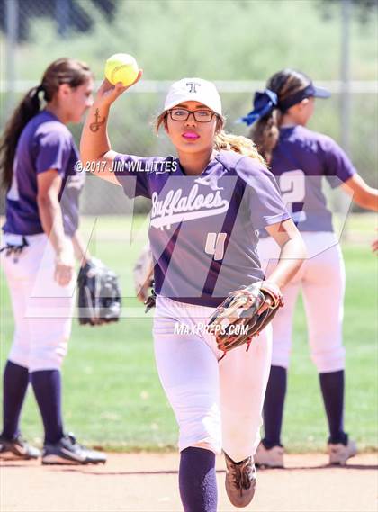 Thumbnail 3 in Saguaro vs. Tempe (Chandle Prep Softball Classic)  photogallery.