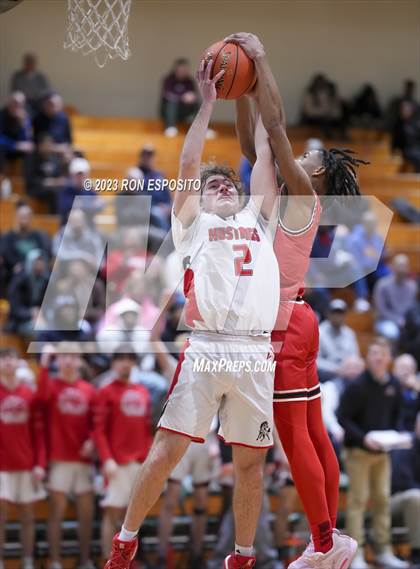Thumbnail 2 in Amityville vs Mount Sinai (NYSPHSAA Section XI Class A Semifinal) photogallery.