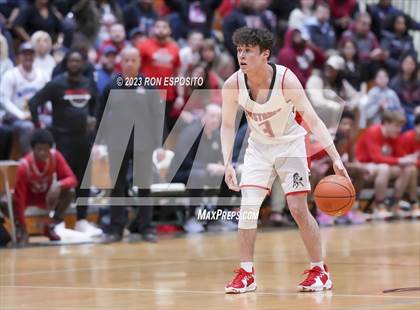 Thumbnail 1 in Amityville vs Mount Sinai (NYSPHSAA Section XI Class A Semifinal) photogallery.