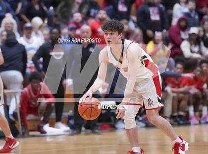Thumbnail 2 in Amityville vs Mount Sinai (NYSPHSAA Section XI Class A Semifinal) photogallery.