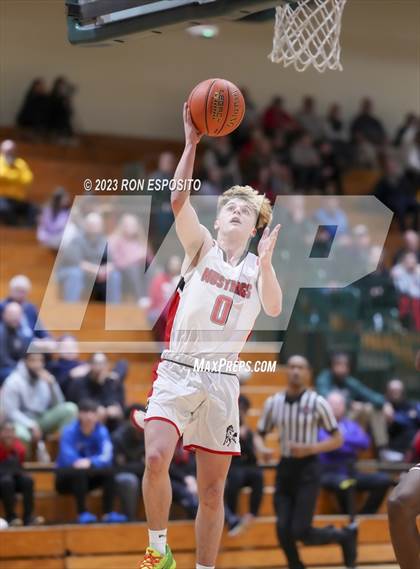 Thumbnail 1 in Amityville vs Mount Sinai (NYSPHSAA Section XI Class A Semifinal) photogallery.
