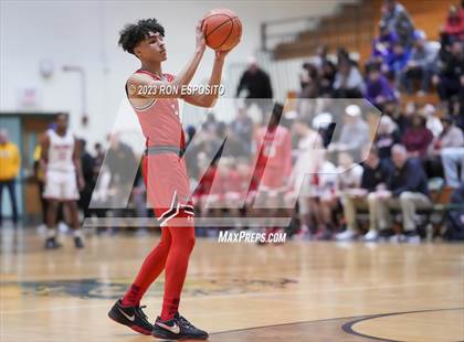 Thumbnail 2 in Amityville vs Mount Sinai (NYSPHSAA Section XI Class A Semifinal) photogallery.