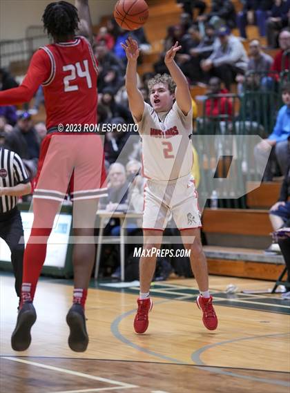 Thumbnail 1 in Amityville vs Mount Sinai (NYSPHSAA Section XI Class A Semifinal) photogallery.