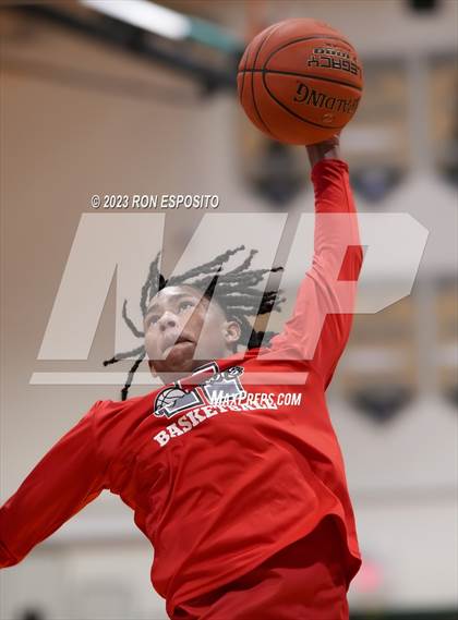 Thumbnail 3 in Amityville vs Mount Sinai (NYSPHSAA Section XI Class A Semifinal) photogallery.