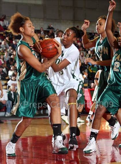Thumbnail 3 in Cajon vs. Poly (CIF SS D1-AA Final) photogallery.