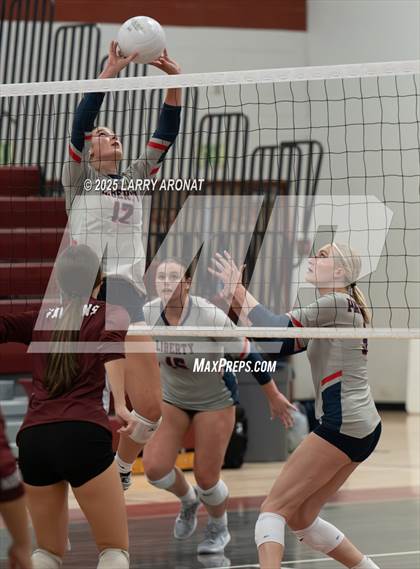 Thumbnail 3 in Liberty @ Independence photogallery.