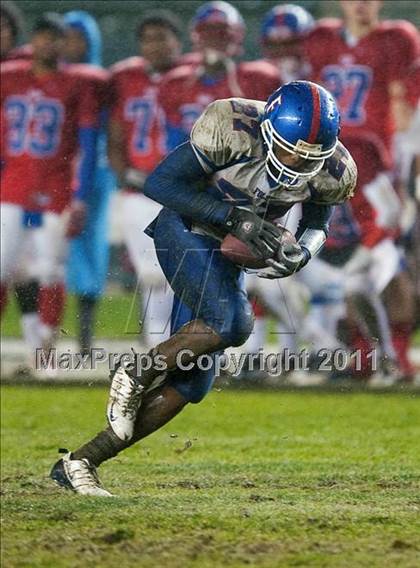 Thumbnail 1 in Serra vs. Folsom (CIF State D2 Final) photogallery.
