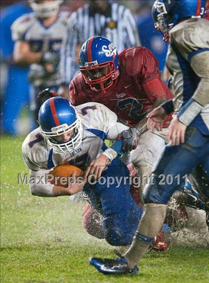 Thumbnail 3 in Serra vs. Folsom (CIF State D2 Final) photogallery.