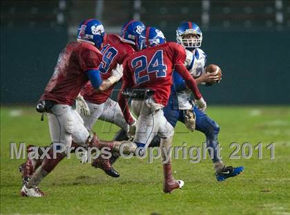 Thumbnail 3 in Serra vs. Folsom (CIF State D2 Final) photogallery.