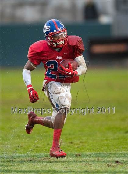 Thumbnail 1 in Serra vs. Folsom (CIF State D2 Final) photogallery.