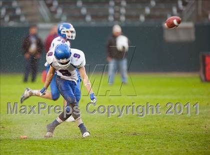 Thumbnail 2 in Serra vs. Folsom (CIF State D2 Final) photogallery.