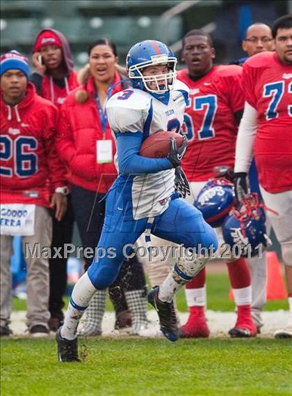 Thumbnail 3 in Serra vs. Folsom (CIF State D2 Final) photogallery.