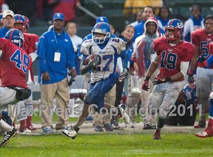 Thumbnail 3 in Serra vs. Folsom (CIF State D2 Final) photogallery.