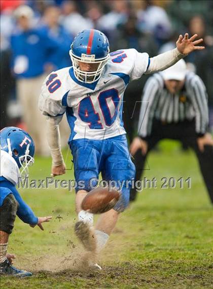 Thumbnail 2 in Serra vs. Folsom (CIF State D2 Final) photogallery.