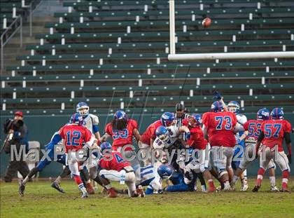 Thumbnail 3 in Serra vs. Folsom (CIF State D2 Final) photogallery.