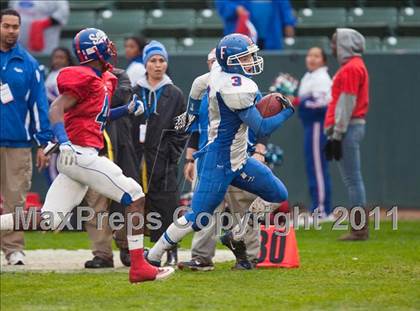 Thumbnail 3 in Serra vs. Folsom (CIF State D2 Final) photogallery.