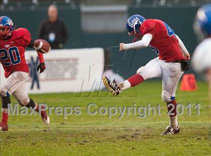 Thumbnail 1 in Serra vs. Folsom (CIF State D2 Final) photogallery.