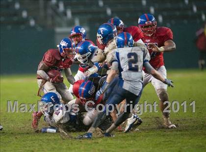 Thumbnail 2 in Serra vs. Folsom (CIF State D2 Final) photogallery.