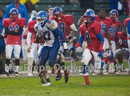 Thumbnail 3 in Serra vs. Folsom (CIF State D2 Final) photogallery.