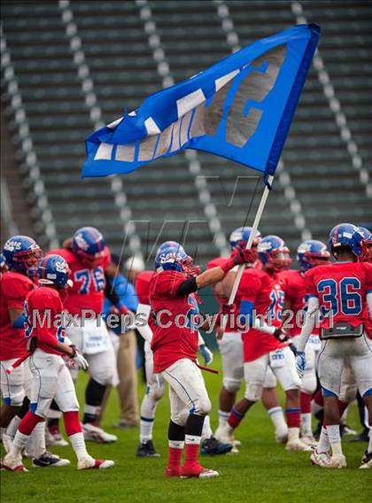 Thumbnail 1 in Serra vs. Folsom (CIF State D2 Final) photogallery.