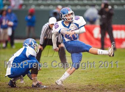 Thumbnail 3 in Serra vs. Folsom (CIF State D2 Final) photogallery.