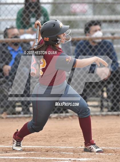 Thumbnail 1 in Esperanza @ Brea Olinda photogallery.