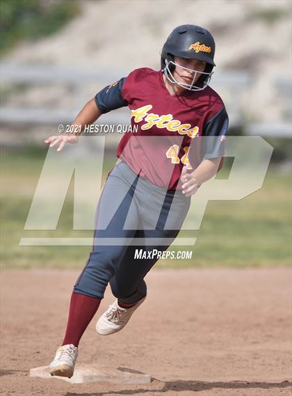 Thumbnail 1 in Esperanza @ Brea Olinda photogallery.