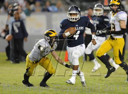 Thumbnail 1 in Del Oro vs. Bakersfield (CIF State D1 Final) photogallery.
